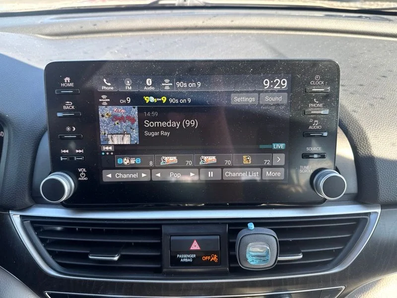 Used 2020  Honda EX-L image 18