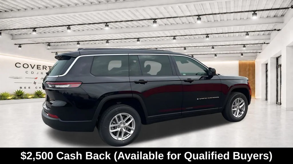 New 2025 Diamond Black Crystal Pearl-Coat Exterior Paint Jeep Laredo image 12