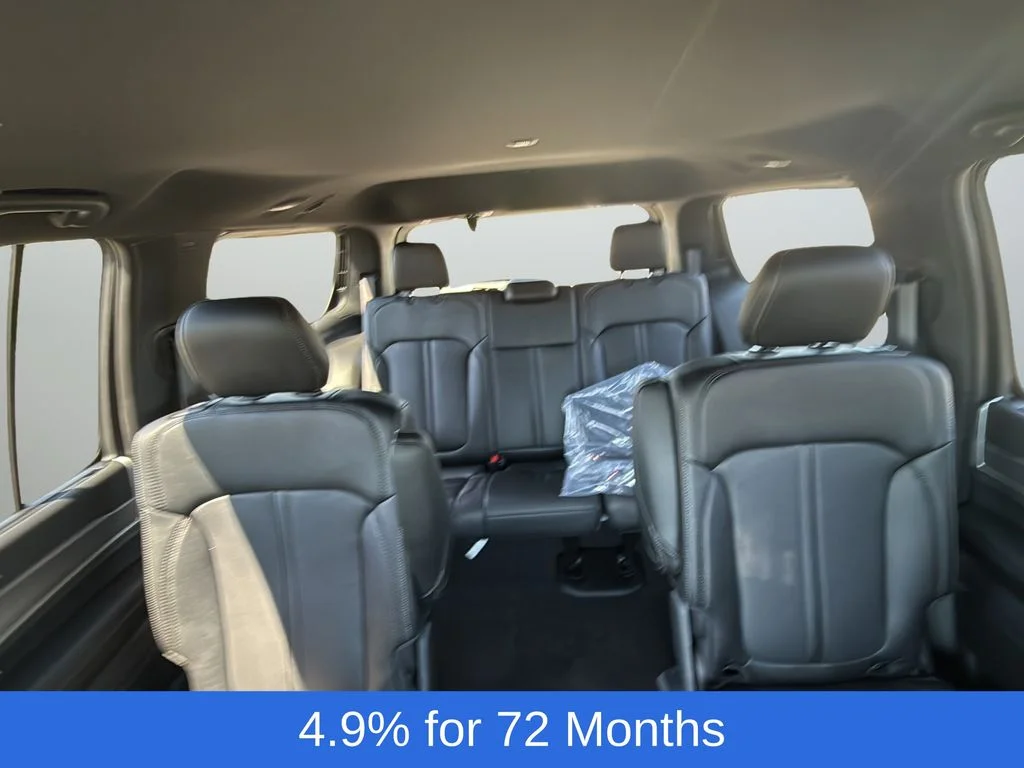 New 2026 Bright White Clear-Coat Exterior Paint Jeep Limited Altitude image 29
