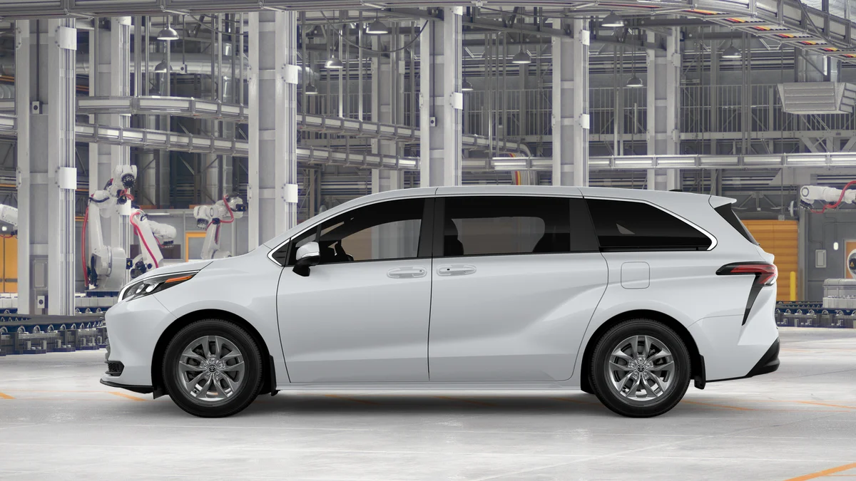 New 2026 Ice Cap Toyota LE image 4