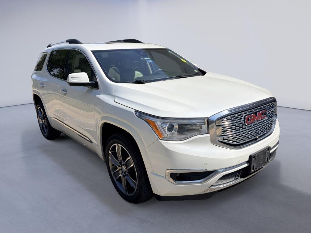 Used 2017 White Frost Tricoat GMC Denali image 7