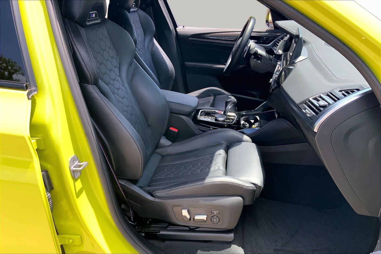Used 2024 Sao Paulo Yellow BMW  image 9