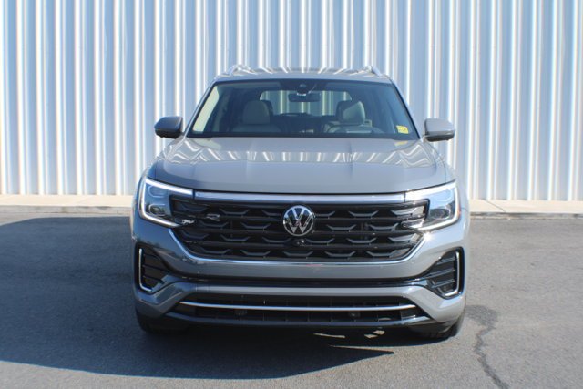 Used 2025  Volkswagen 2.0T SEL Premium R-Line image 18