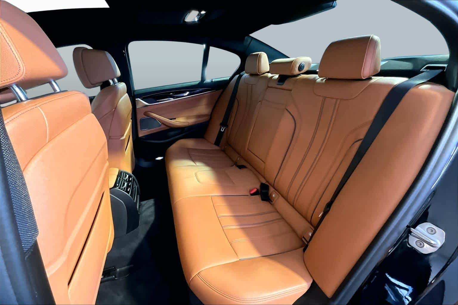 Used 2019 Carbon Black Metallic BMW M550i xDrive image 21