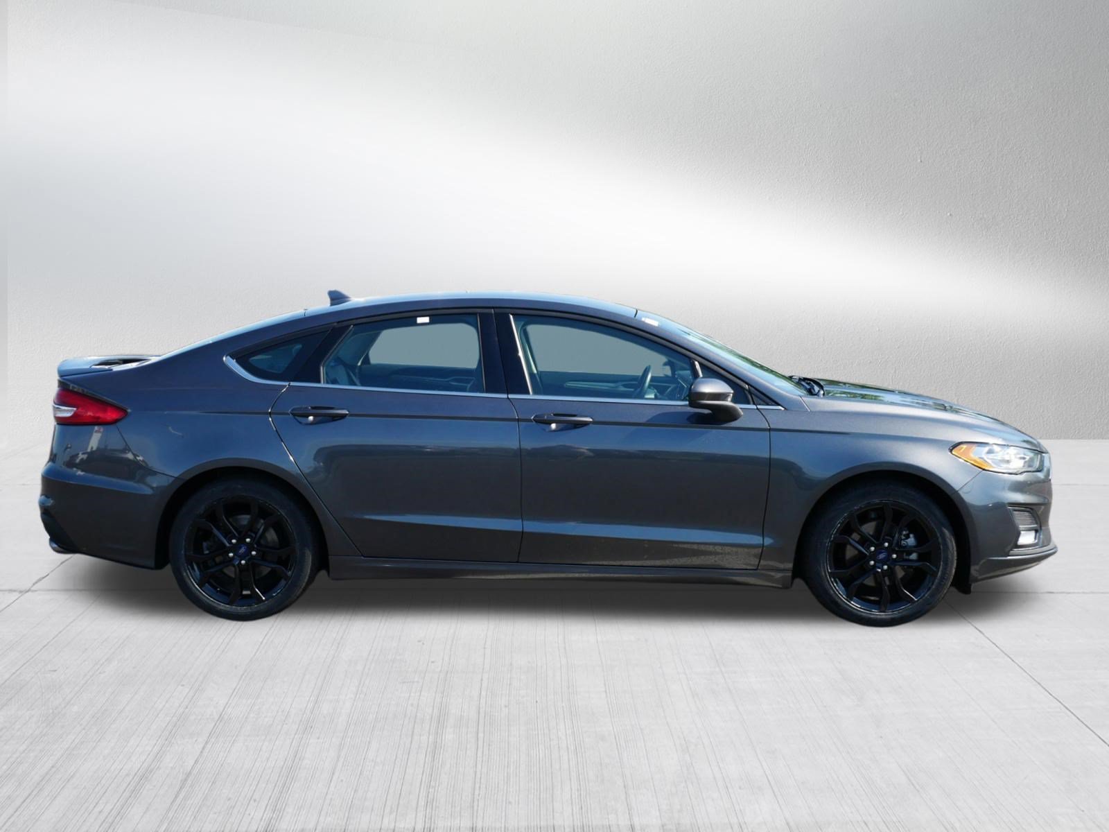 Used 2020 Magnetic Metallic Ford SE image 8