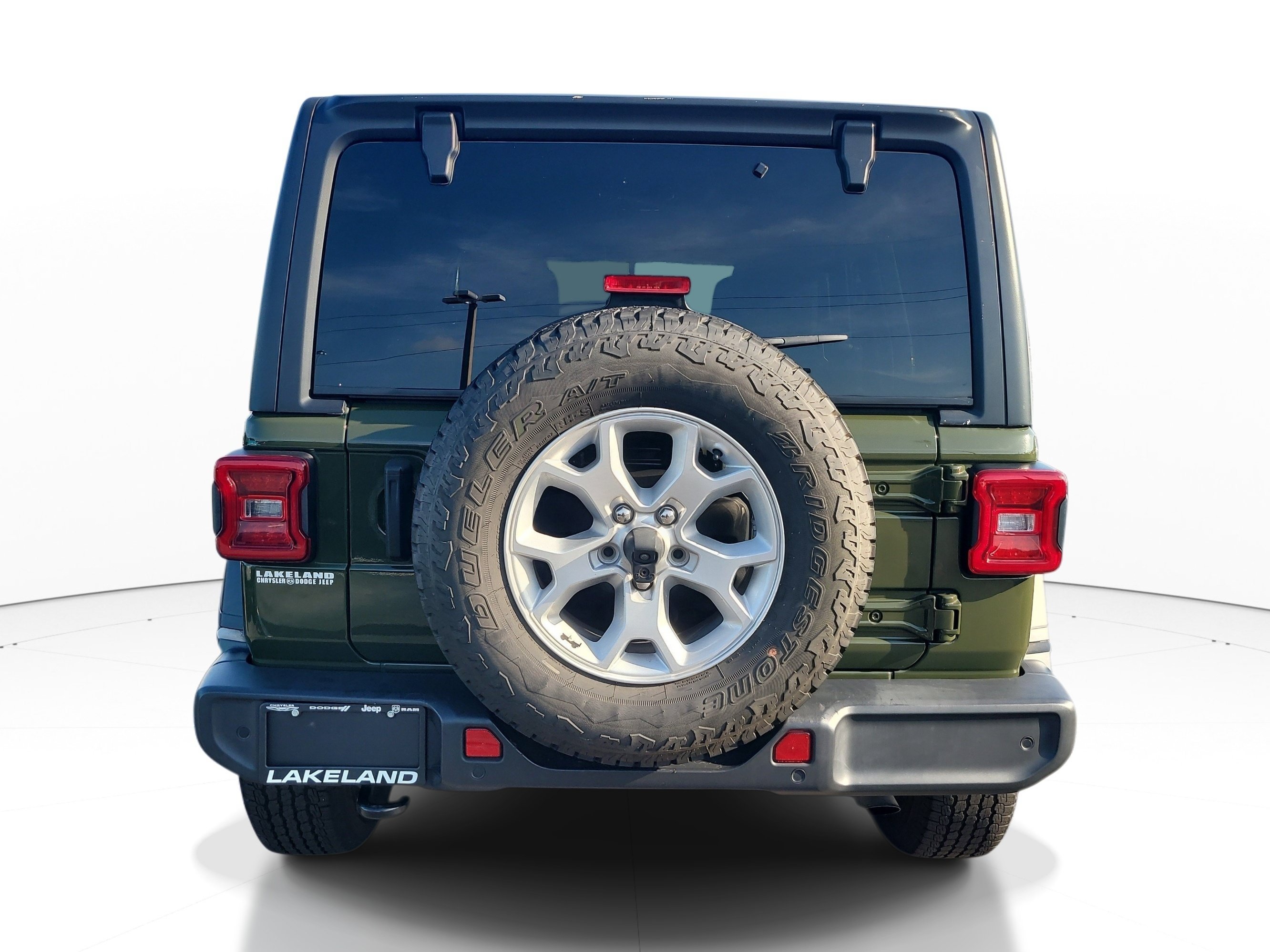 Used 2021 Sarge Green Clearcoat Jeep Unlimited Islander image 5