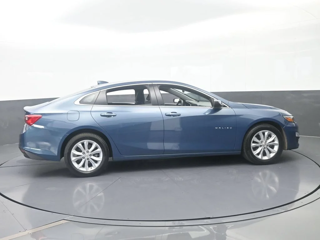 Used 2024 Lakeshore Blue Metallic Chevrolet LT image 6