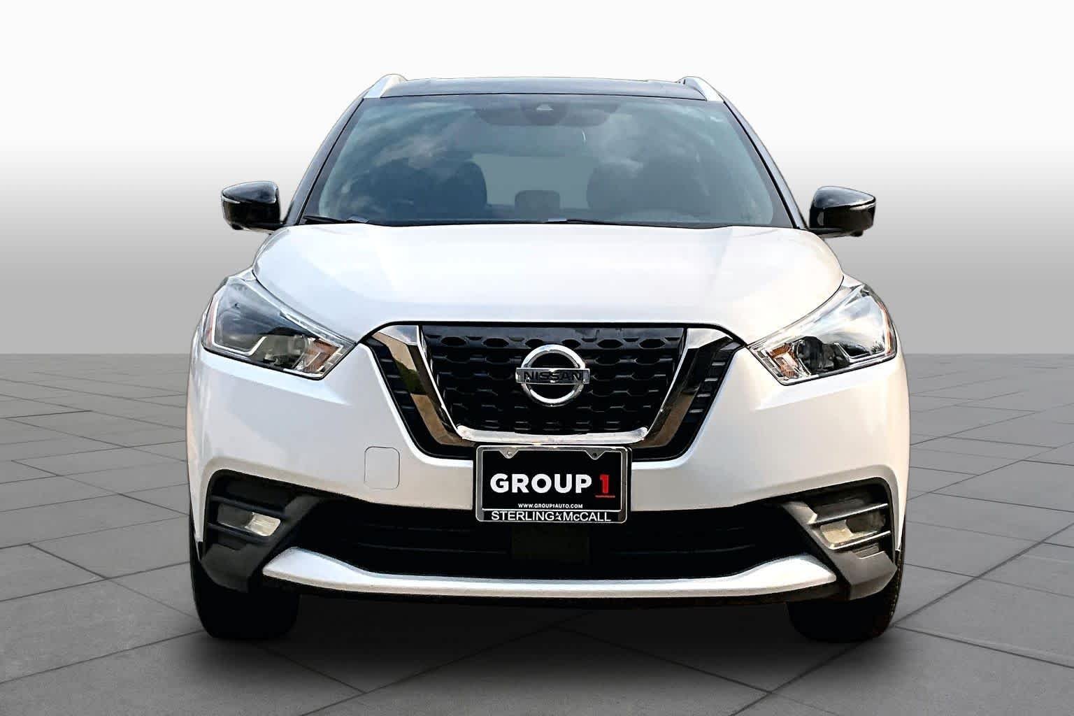 Used 2020 Aspen White/Super Black Nissan SR image 4