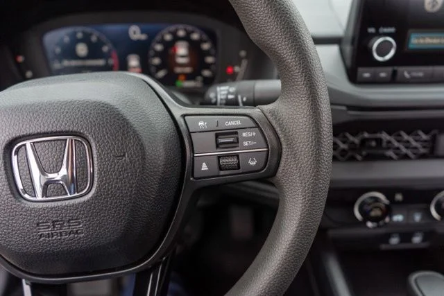 Used 2024  Honda LX image 19