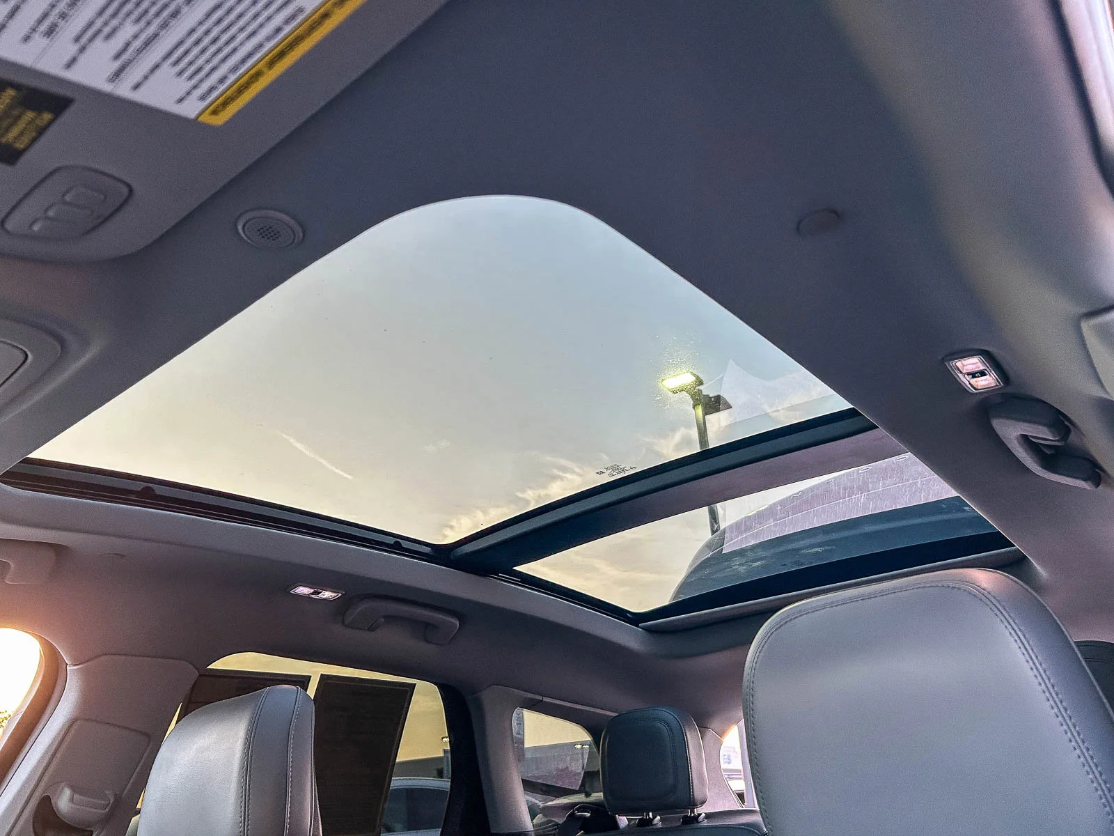 Used 2020 Blue Lincoln Reserve image 31