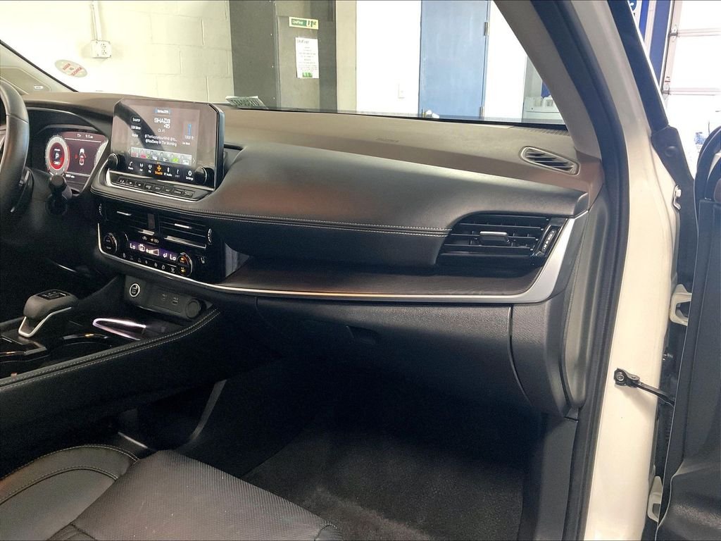 Certified Used 2023 White Nissan Platinum image 13