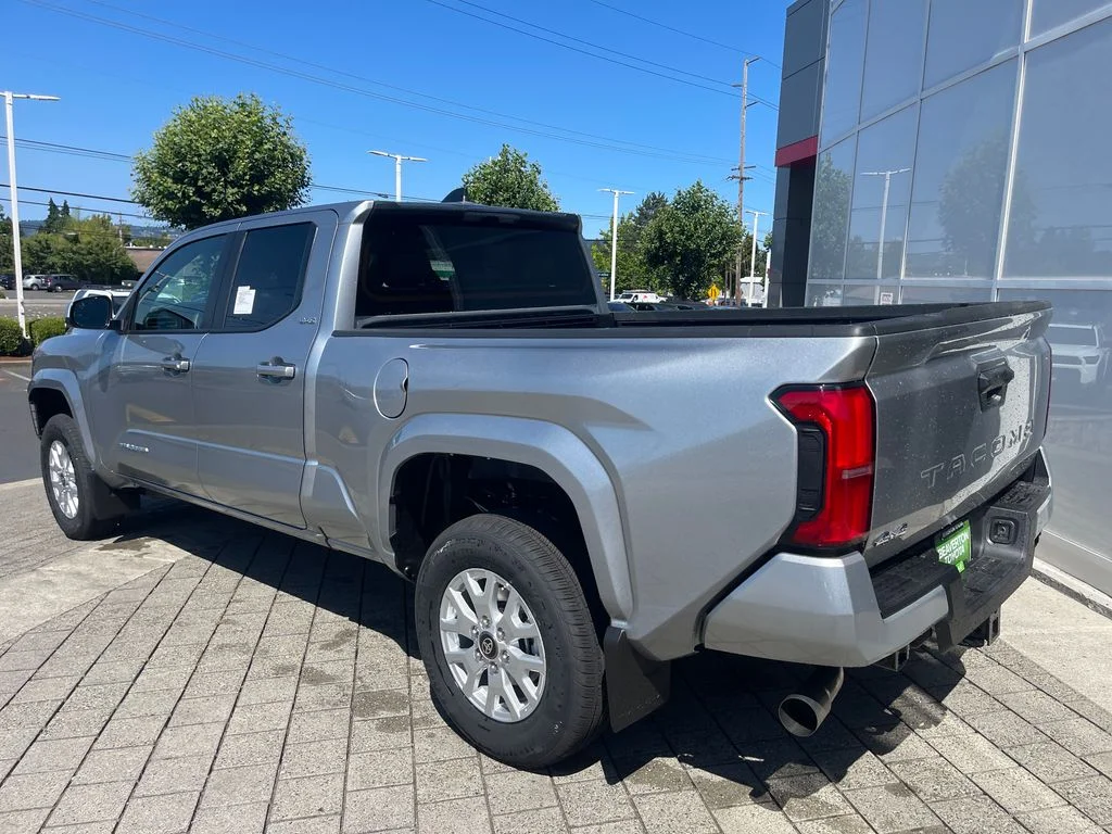 New 2026  Toyota SR5 image 3
