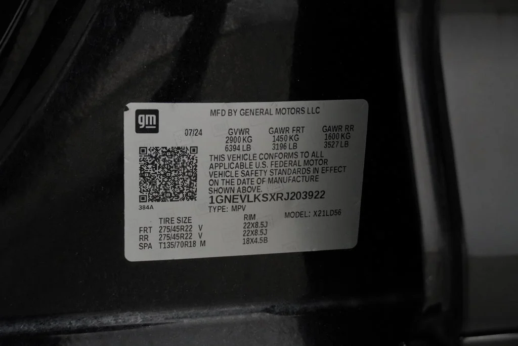 Used 2024 Mosaic Black Metallic Chevrolet RS image 47