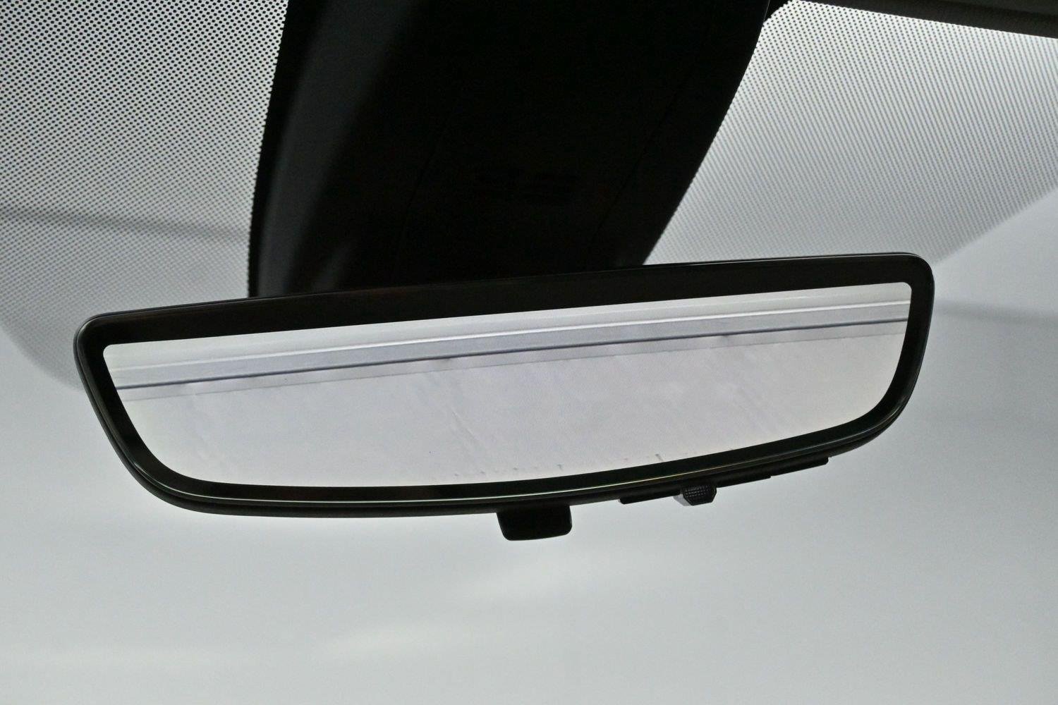 Used 2021 Summit White GMC Denali image 31
