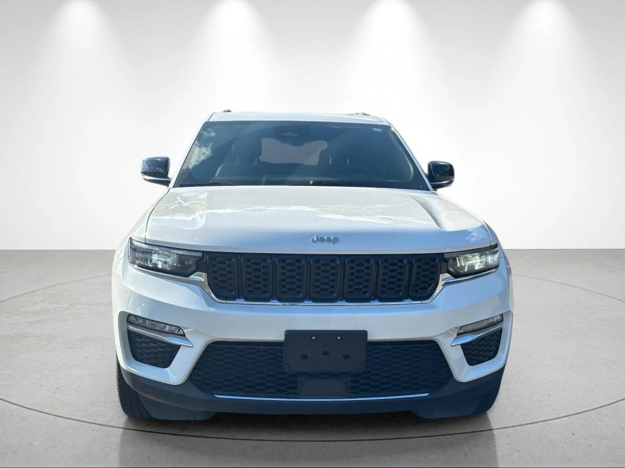 Used 2024 Bright White Clearcoat Jeep Limited image 8