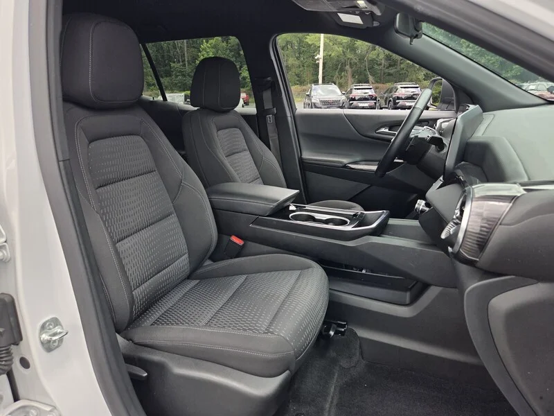 Used 2025 Summit White CHEVROLET FWD LT image 15