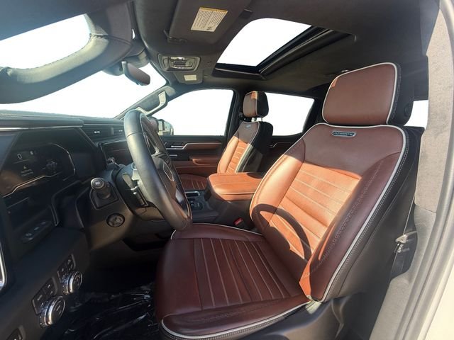 Used 2025 White GMC Denali Ultimate image 10