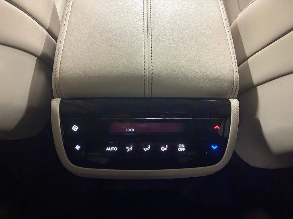 Used 2025 Glacier White INFINITI PURE image 22