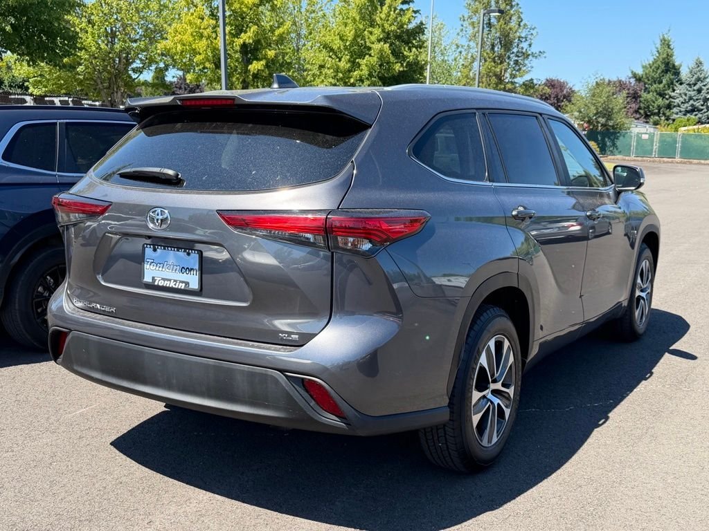 Used 2023 Magnetic Gray Metallic Toyota XLE image 7