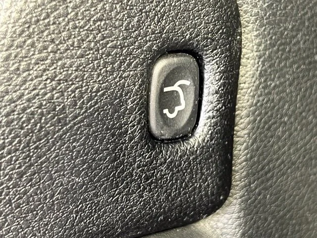 Used 2018 Bright White Clearcoat Jeep High Altitude image 54