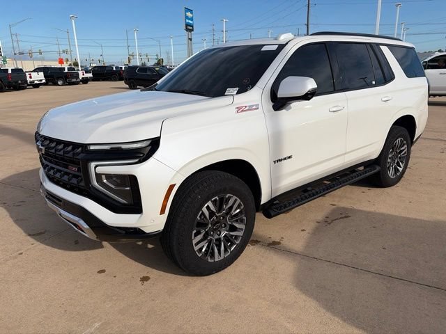 Used 2025 Iridescent Pearl Tricoat Chevrolet Z71 image 5