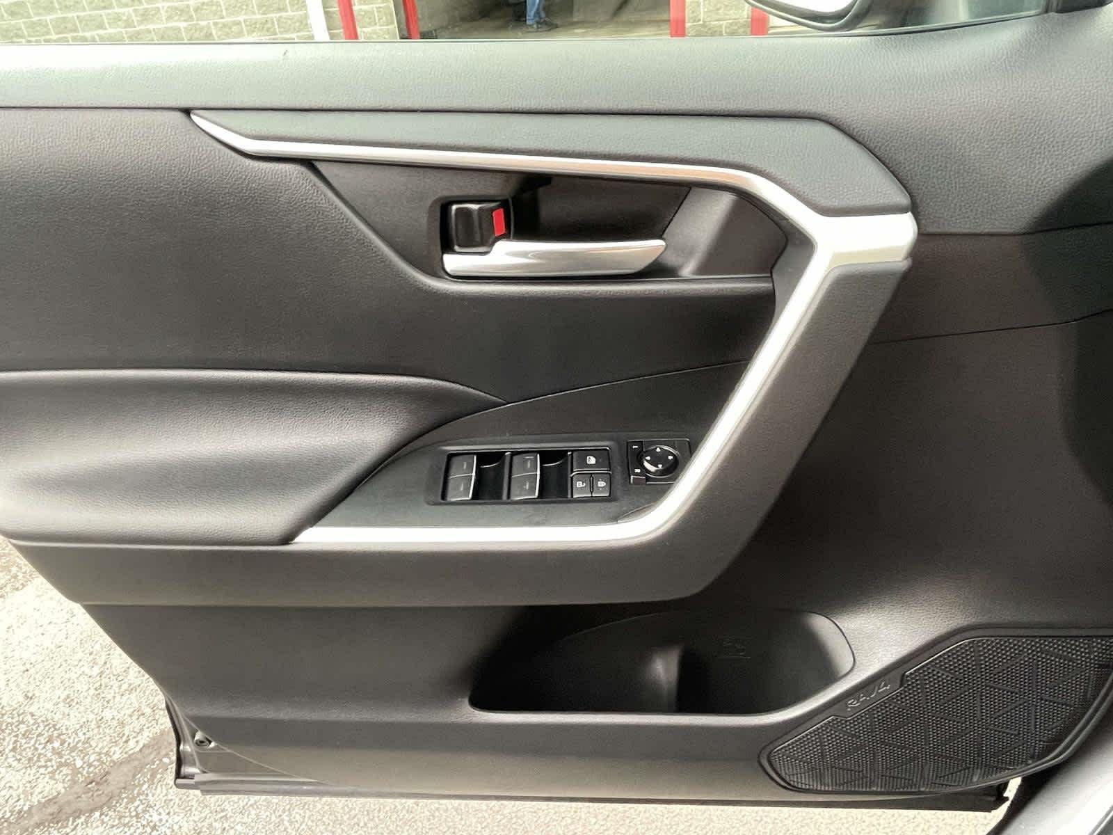 Used 2021 Magnetic Gray Metallic Toyota Hybrid XLE image 31