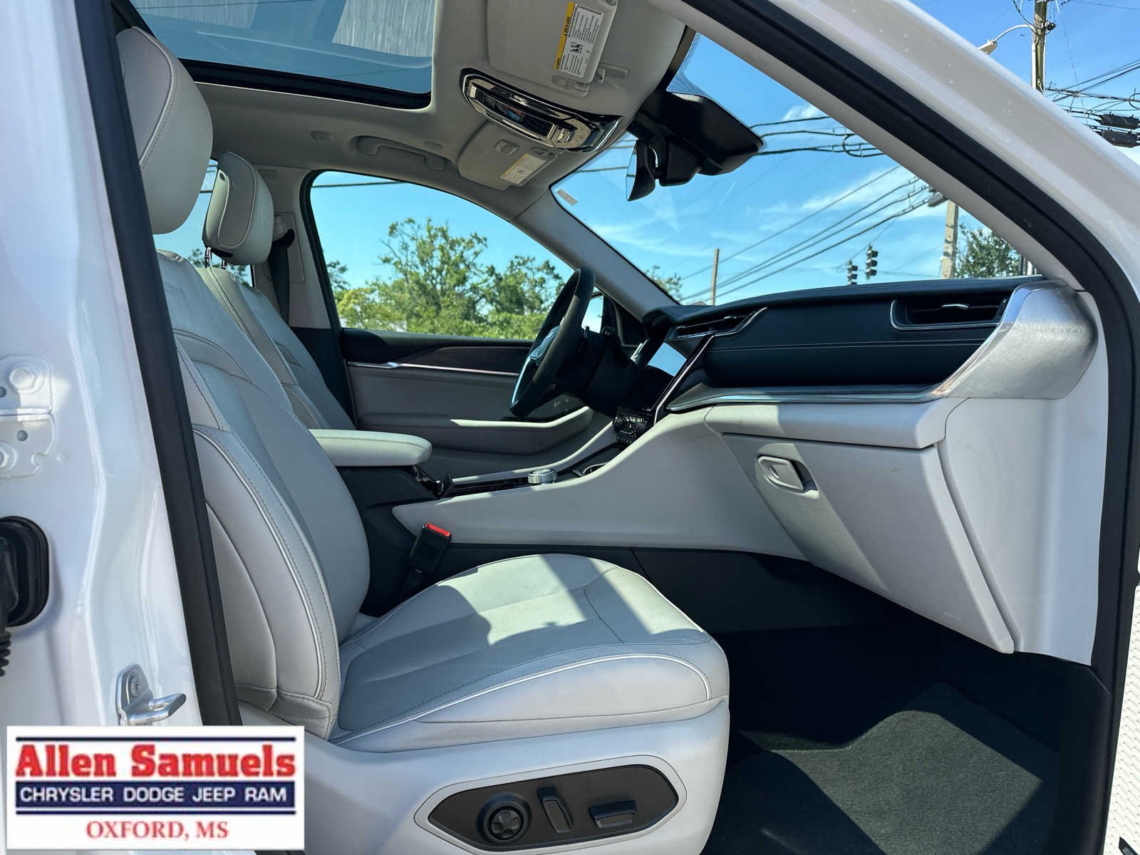 Used 2023 Bright White Clearcoat Jeep Overland image 42