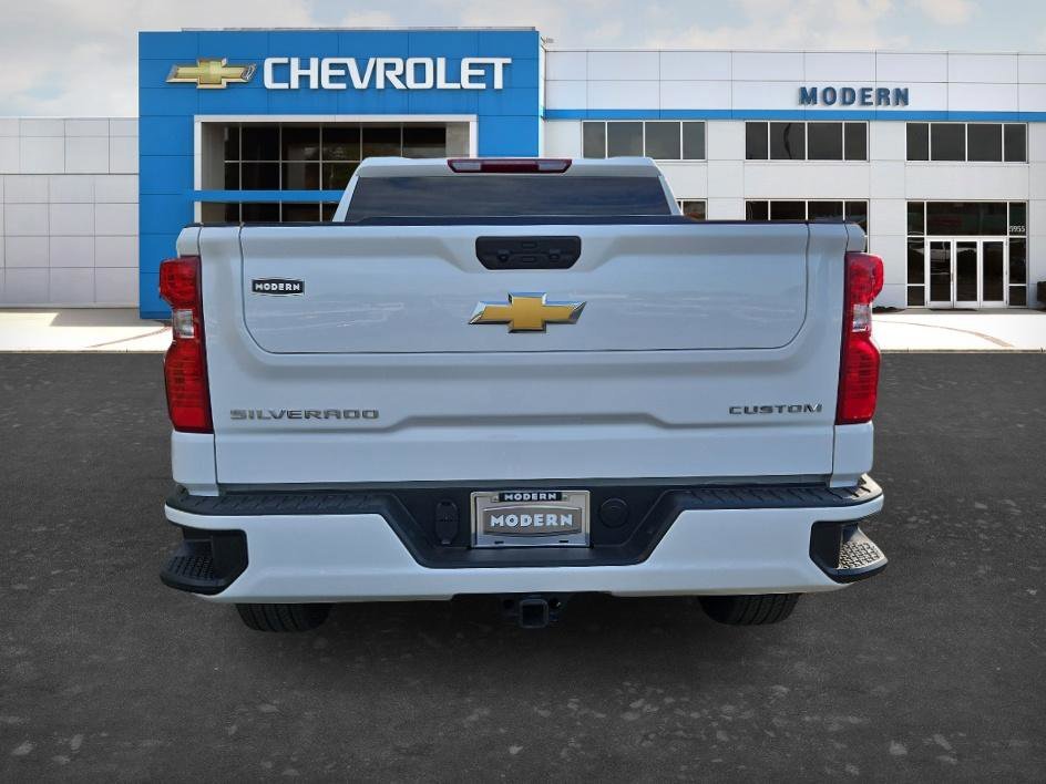 New 2026 Summit White Chevrolet Custom image 4