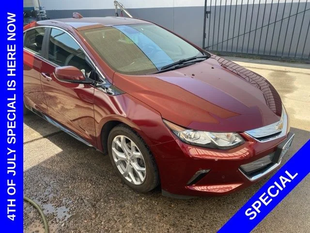 Used 2016 Red Chevrolet Premier image 1