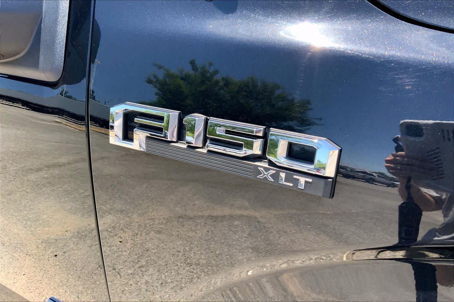 Used 2015 Tuxedo Black Metallic Ford XLT image 10