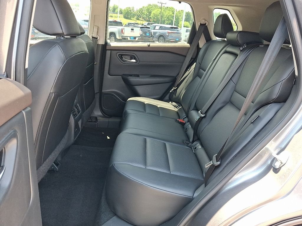 Used 2023 Gray Nissan SV image 11