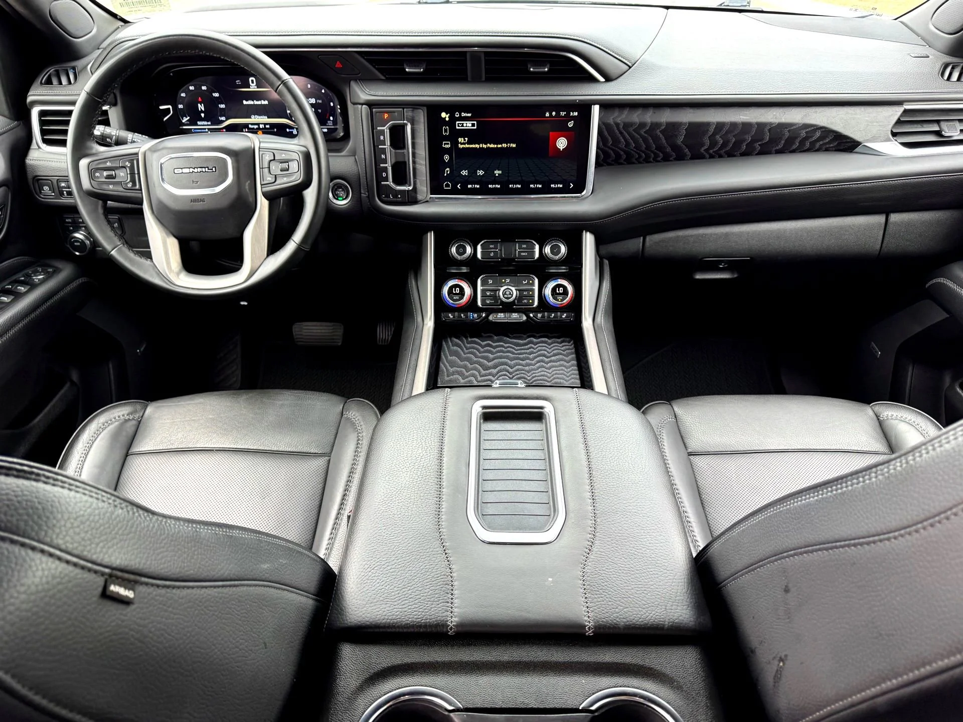 Used 2024 Onyx Black GMC Denali image 23