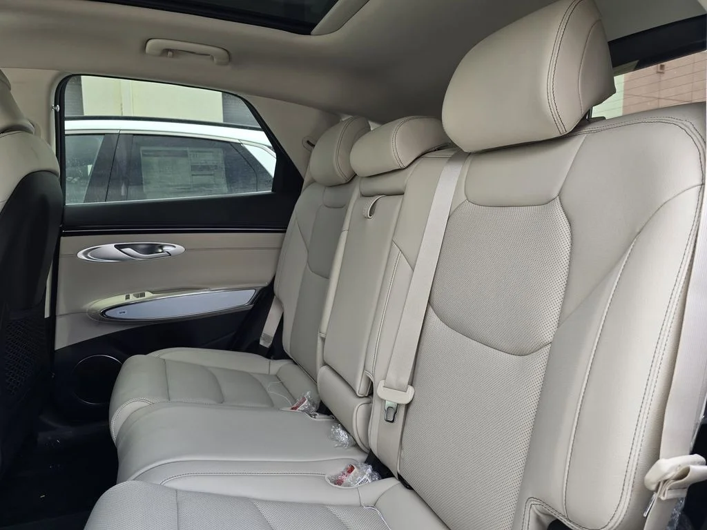 New 2026 Blue Genesis 2.5T Select image 24