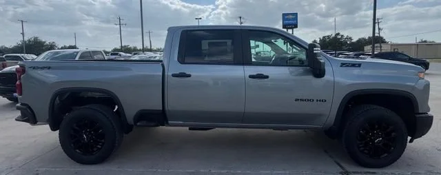 2026 Chevrolet Silverado 2500 HD Custom - Photo 2