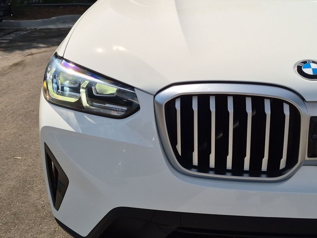 Used 2024 White BMW xDrive30i image 22