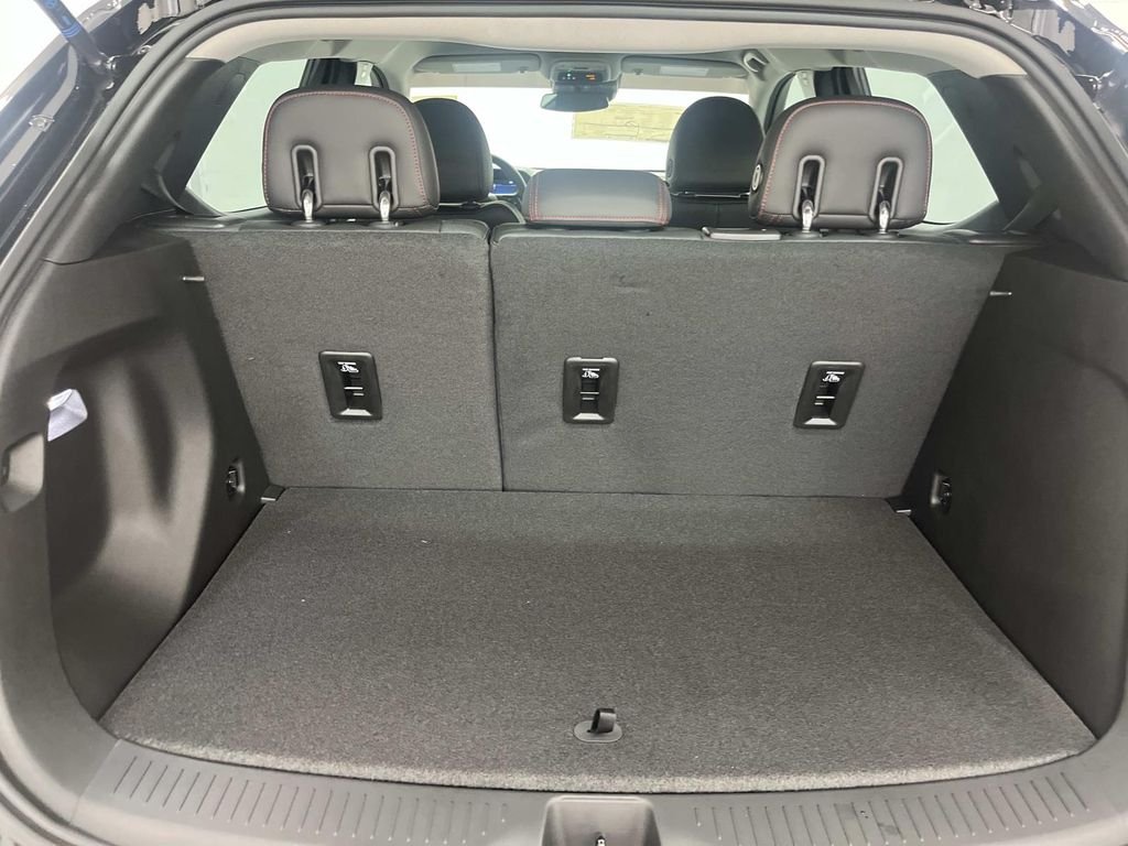 2027 Chevrolet Bolt RS - Photo 10