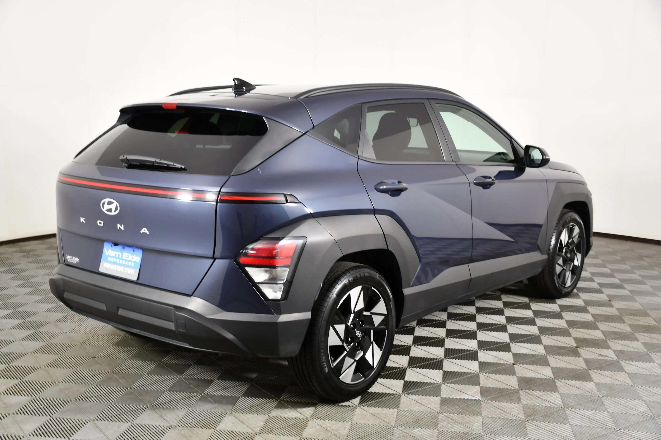 Used 2025 Denim Blue Hyundai SEL image 6