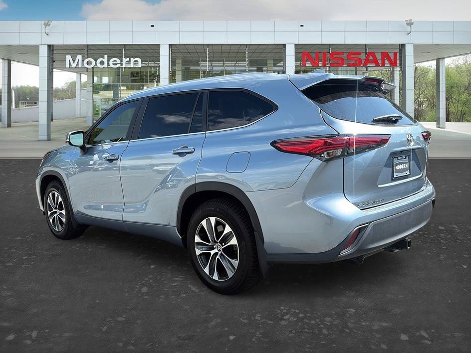 Used 2023 Moon Dust Toyota XLE image 22