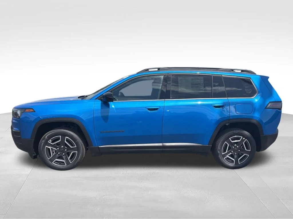 New 2026 Hydro Blue Pearl-Coat Exterior Paint Jeep Laredo image 6