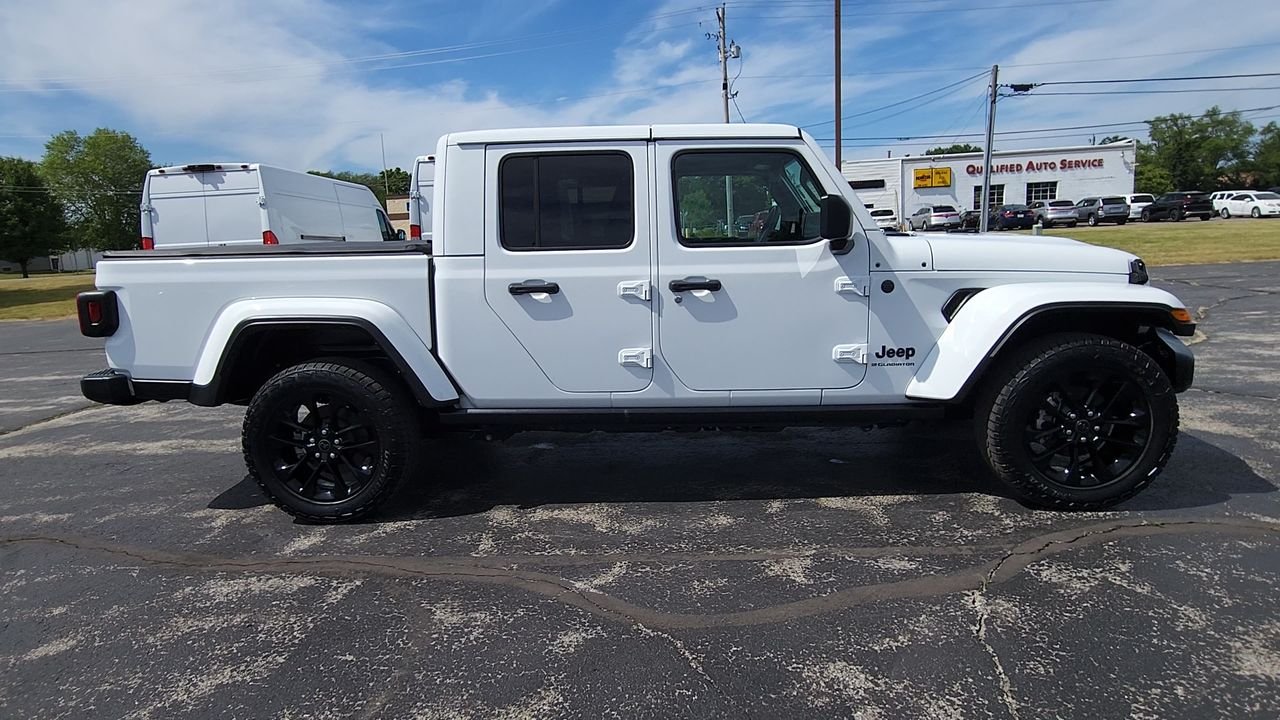 Used 2024 Bright White Clearcoat Jeep Nighthawk image 9