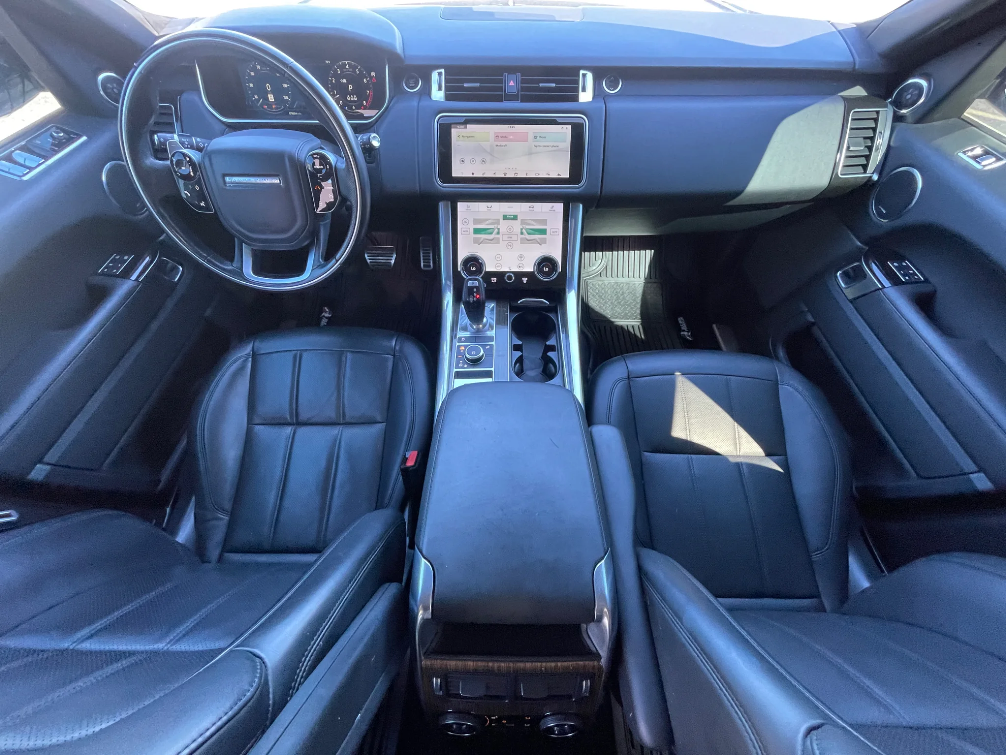 Used 2022 White Land Rover HSE Silver Edition image 10