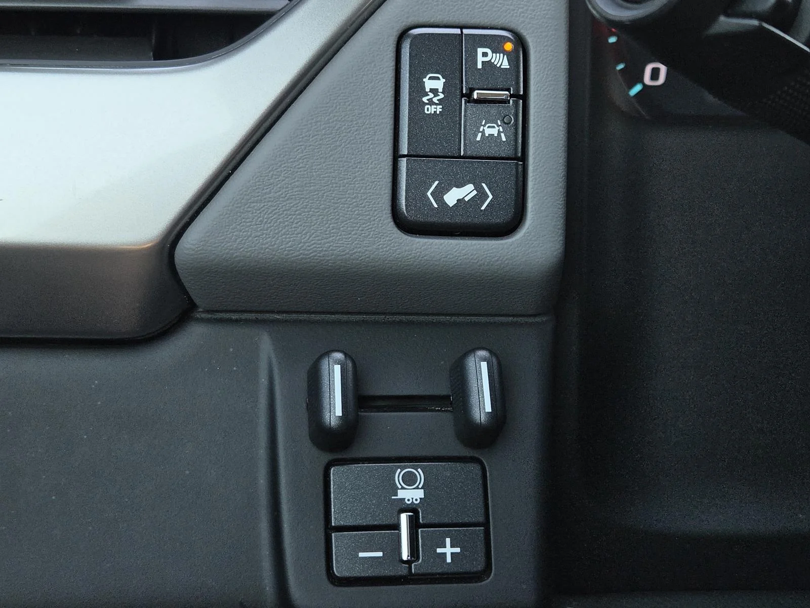 Used 2020 Gray Chevrolet 2WD 4dr LT image 22