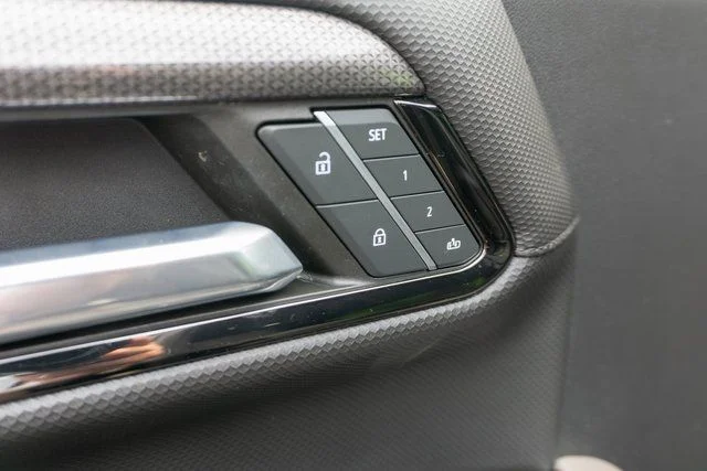 Used 2023 Blue Chevrolet ZR2 image 19