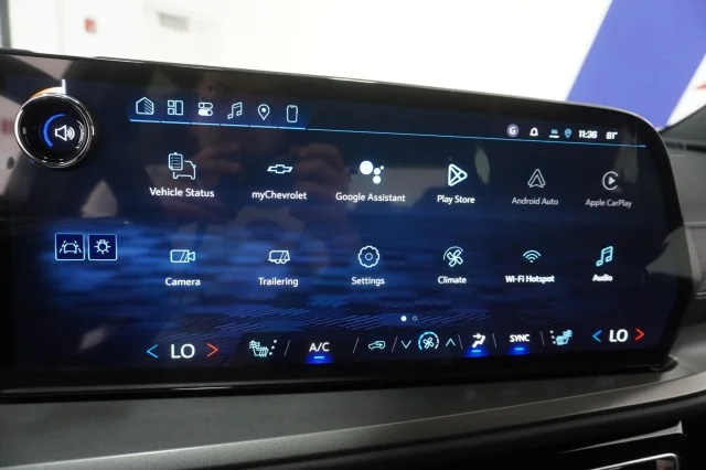 New 2026 Summit White Chevrolet LT image 32
