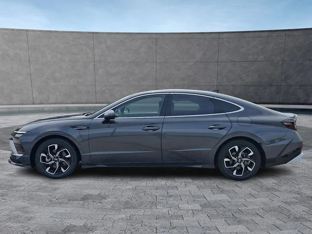 Used 2024 Gray Hyundai SEL image 6