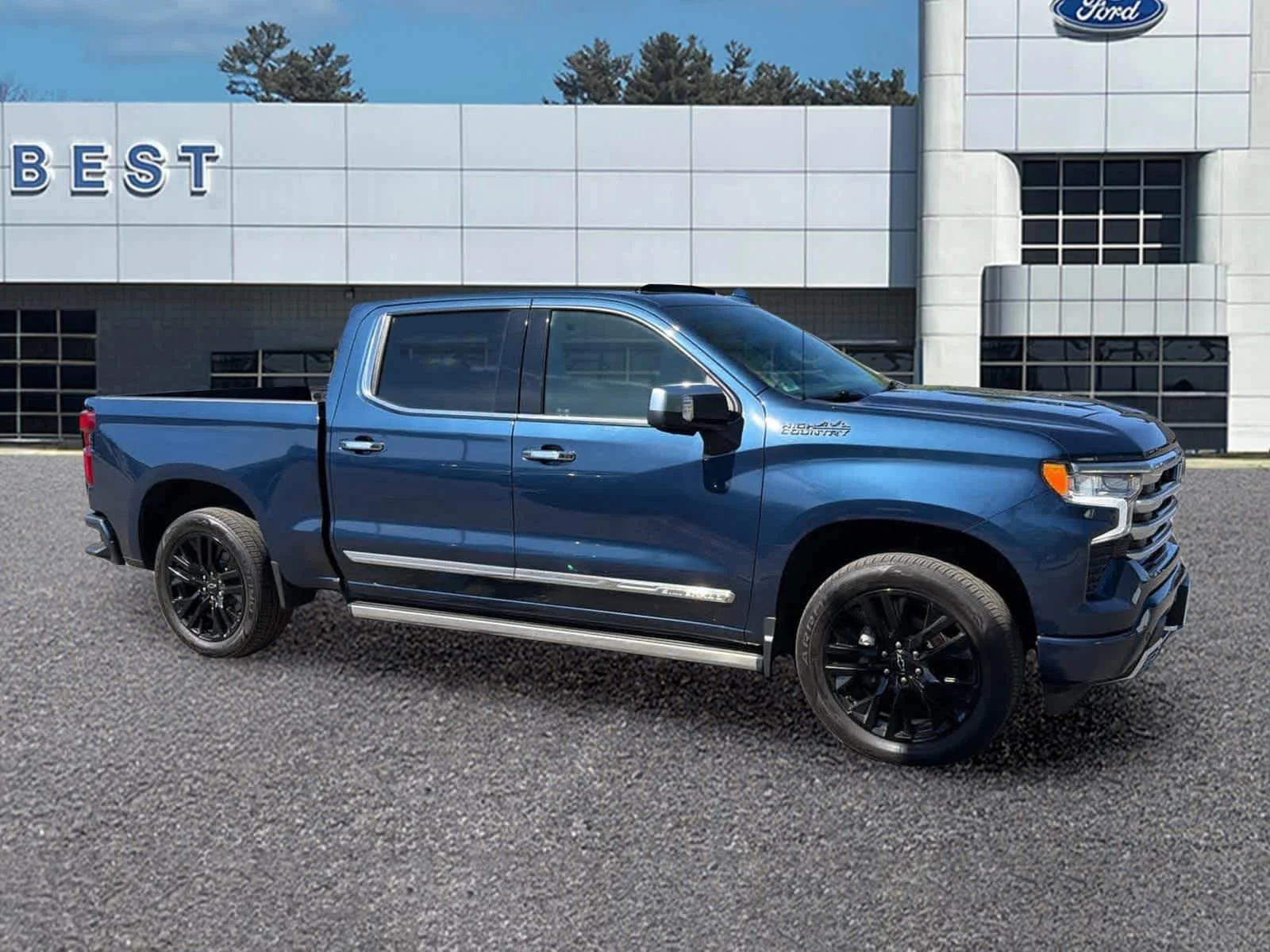 Used 2023 Northsky Blue Metallic Chevrolet High Country image 4