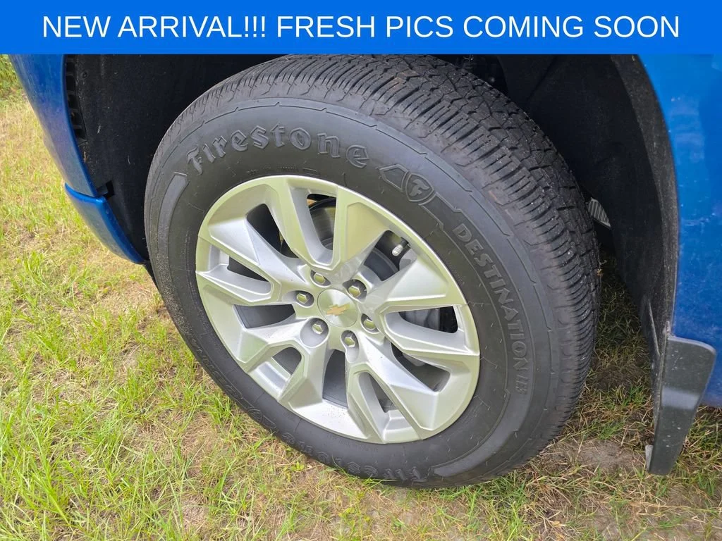 Used 2024 Glacier Blue Metallic Chevrolet Custom image 8