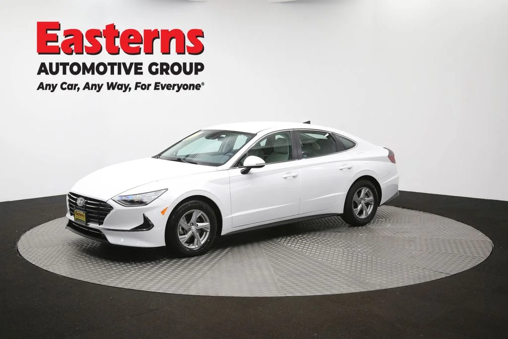 Used 2023 White Hyundai SE image 56