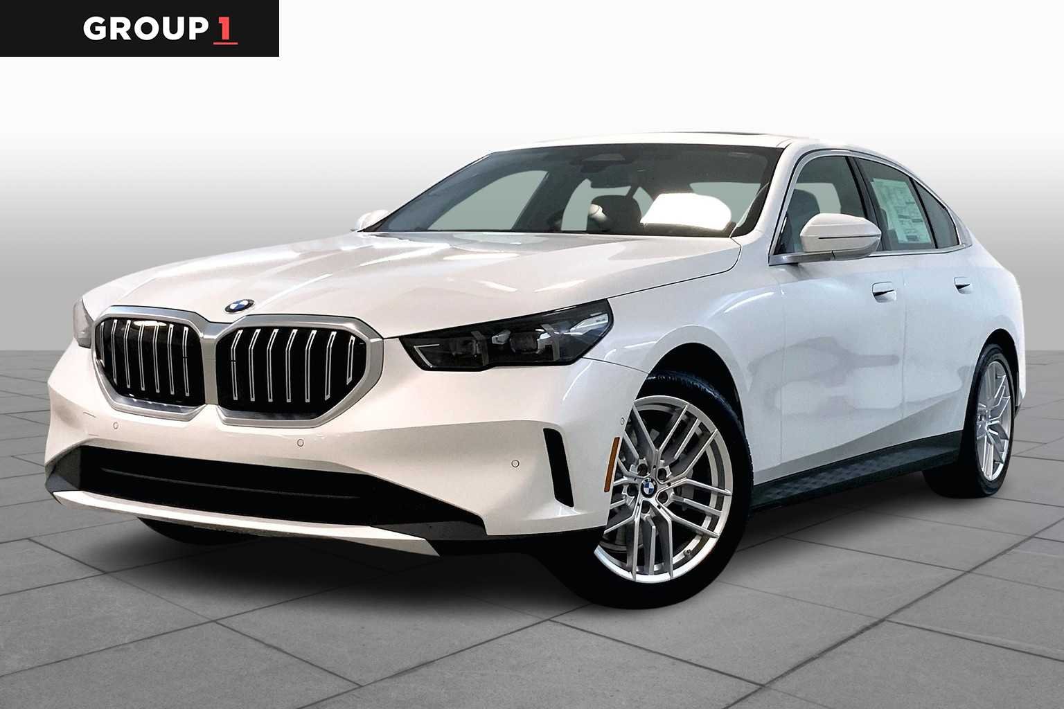 Mineral White Metallic 2024 BMW 5 Series Sedan All-Wheel Drive 