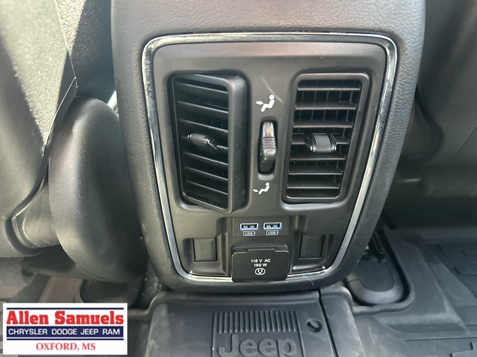 Used 2022 Bright White Clearcoat Jeep Limited image 34